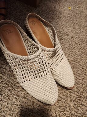 Time and Tru Cream Woven Slip-On Mules